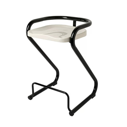 Sgabello da bar sul retro posteriore con sedile sagomate con base di metallo