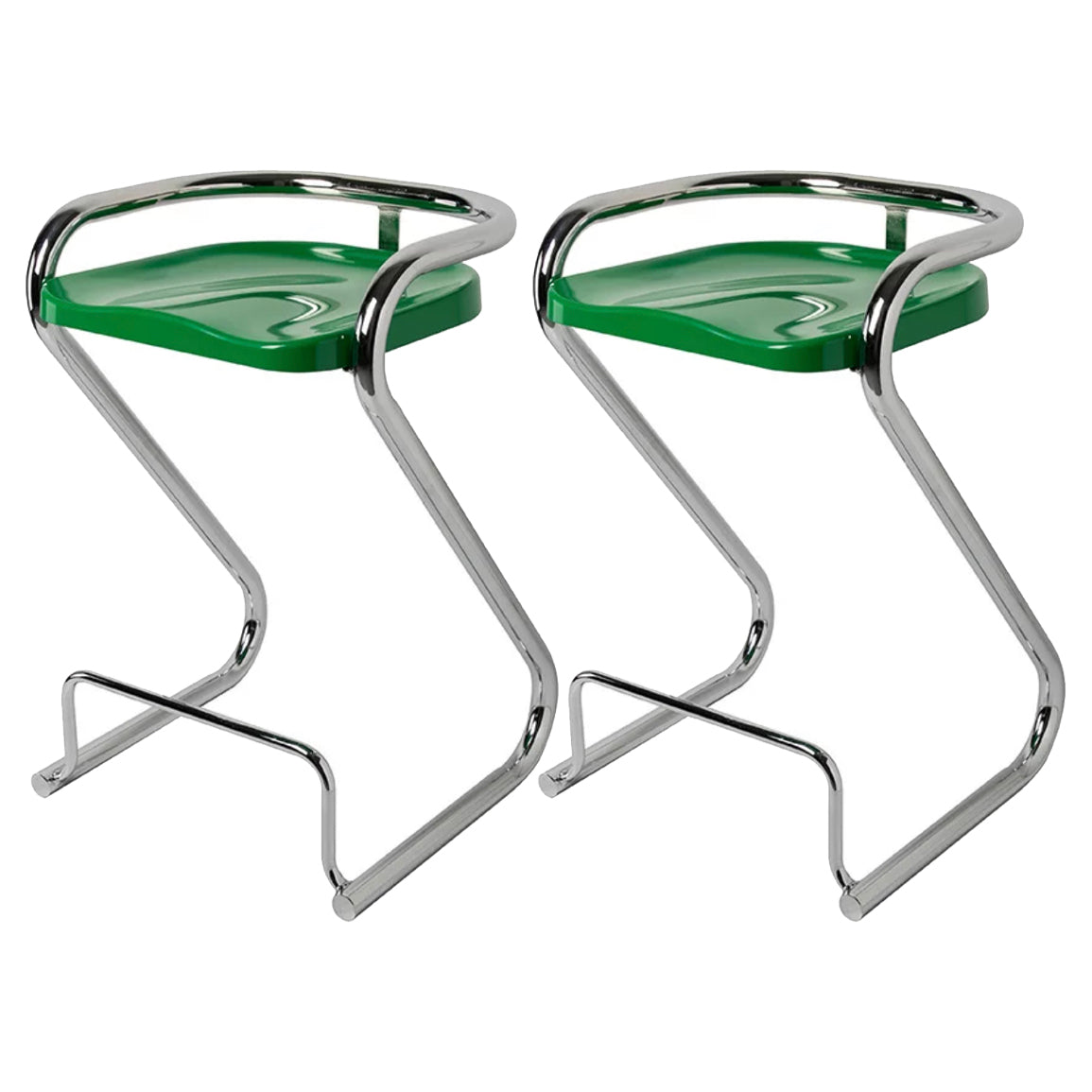 Sgabello da bar sul retro posteriore con sedile sagomate con base di metallo