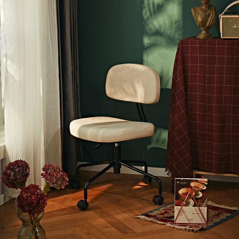 Silla de oficina de armas fijas modernas cuero sin angustia silla de portaobjetos ergonómico con ruedas