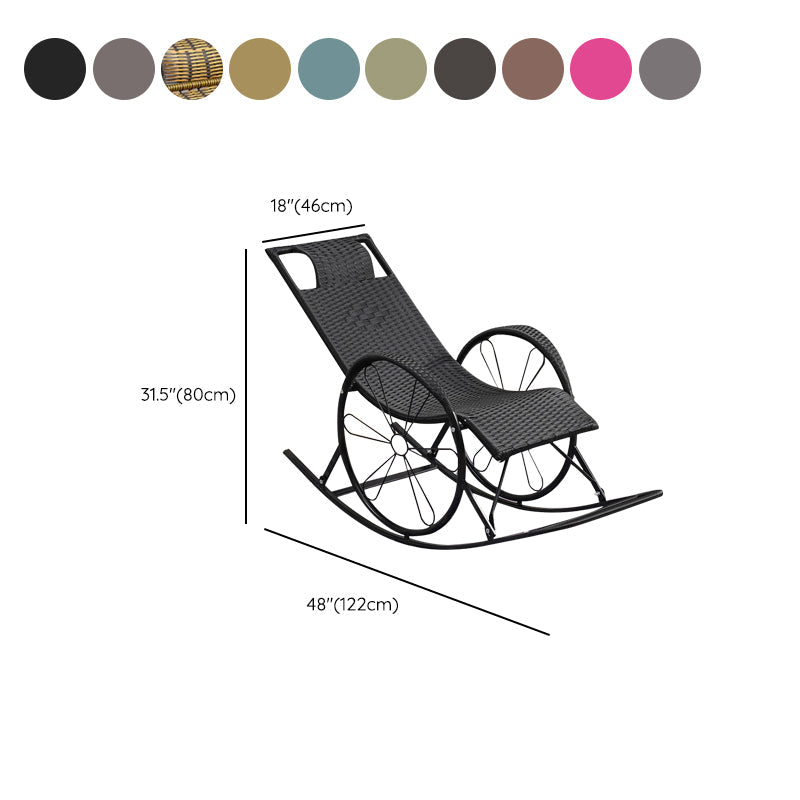 Chaise à bascule moderne du rotin moderne chaise à bascule intérieure