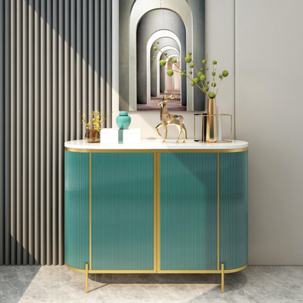 Gabinete paralero de piedra del lado glamoroso con puertas para la cocina