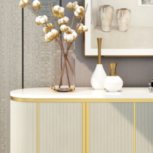 Gabinete paralero de piedra del lado glamoroso con puertas para la cocina