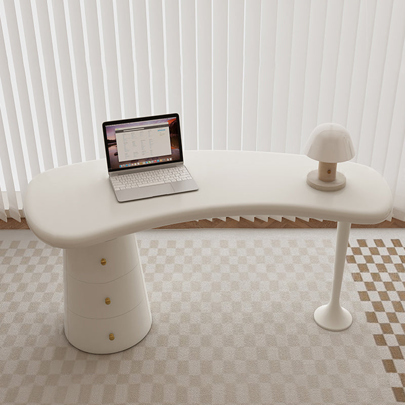 Table de conférence en forme de forme gratuite Modern Wooden Writing Desk en blanc