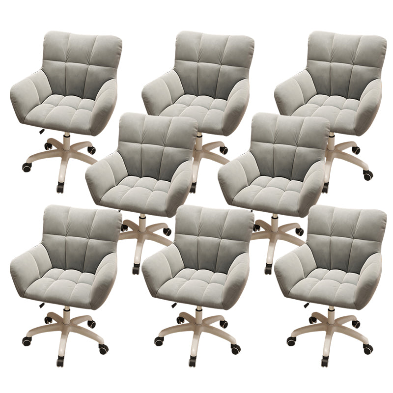 Moderner armloser Bürostuhl Keine belastende ergonomische Rutschenstuhl mit Rädern