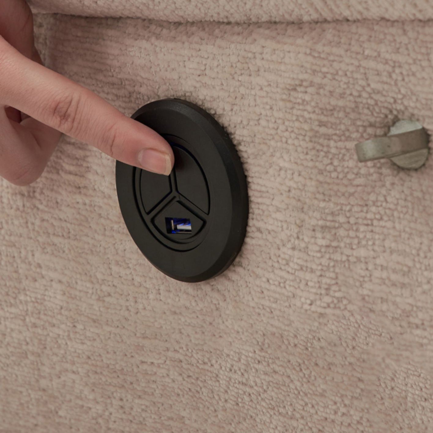 Contemporary Recliner Chair Swivel Rocker Metal Indoor Solid Color Side Pockets Clearhalo 'Chairs & Seating' 'furn' 'furn_recliners' 'Furniture' 'Living Room Furniture' 'Recliners' 7475766