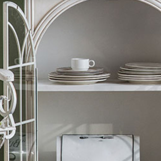 Armoire à plateau de planche latérale contemporaine avec portes pour la cuisine