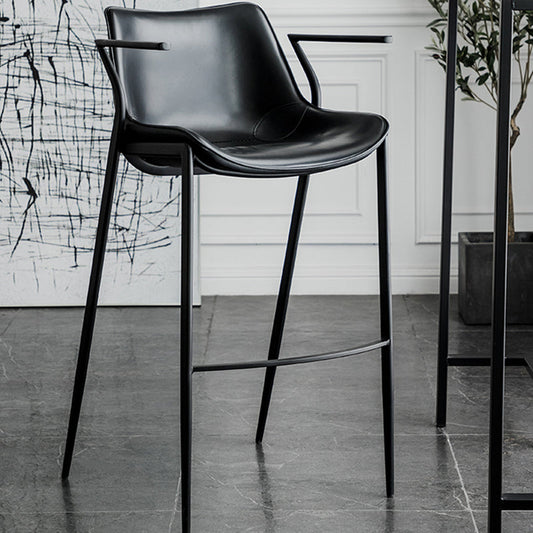 Sgabello da bar sul retro moderno in finta pelle in pelle con poggiapiedi