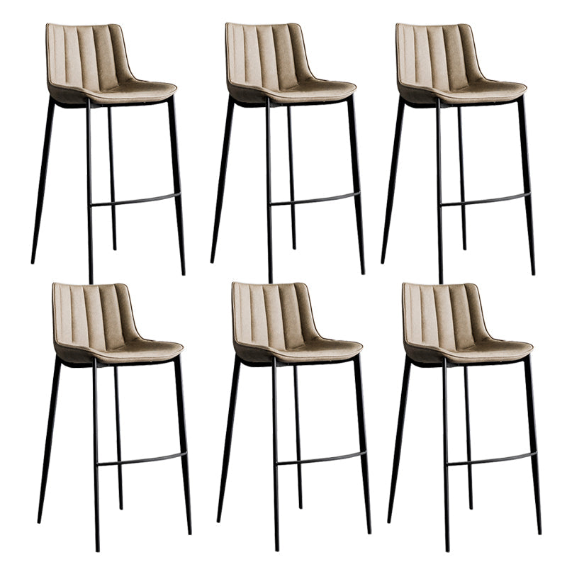 フェイクレザーカウンタースツールモダンスタイルのローバックバースツールとフットレスト