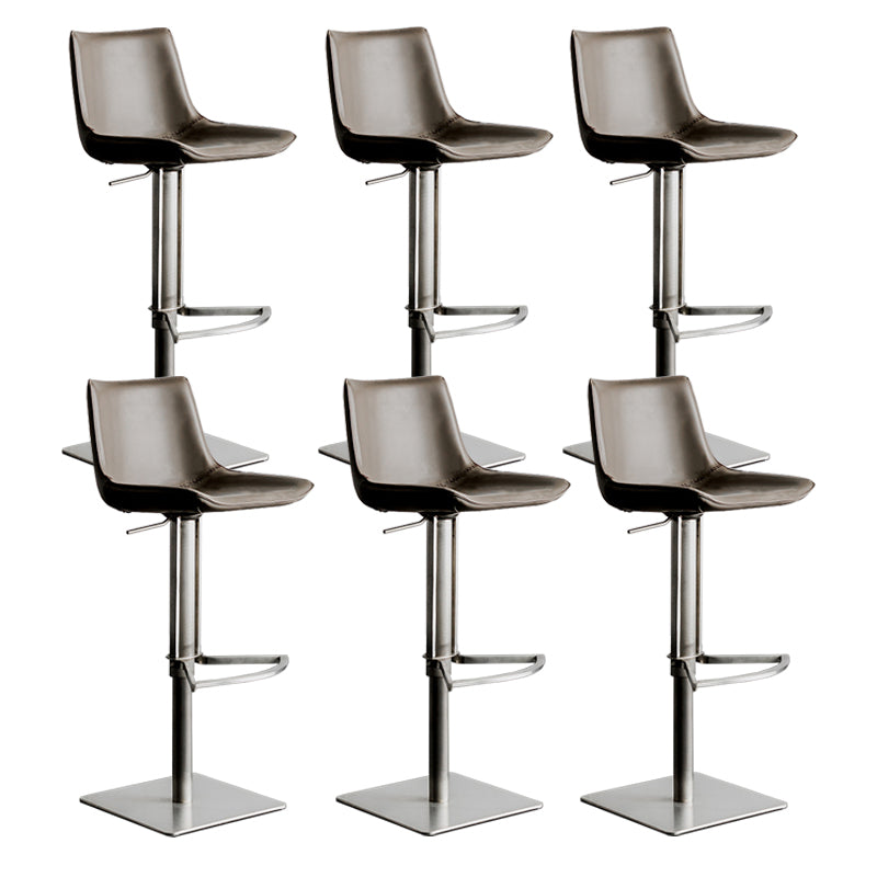 フェイクレザーカウンタースツールモダンスタイルのローバックバースツールとフットレスト