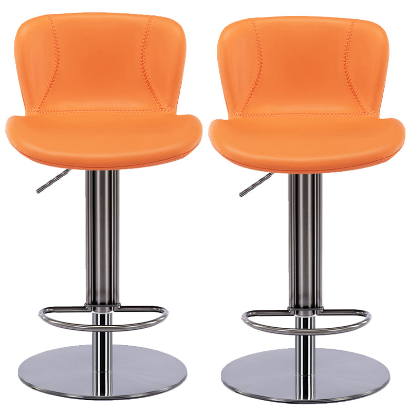 Sgabello da barretta per altezza regolabile in fuovennellata in pelle contemporanea