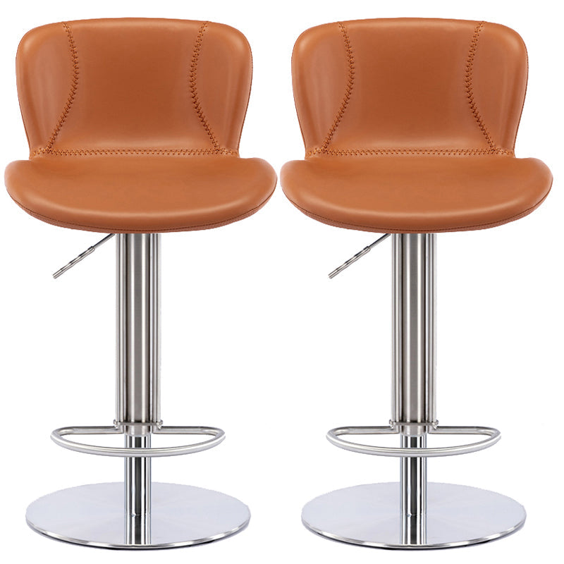 Sgabello da barretta per altezza regolabile in fuovennellata in pelle contemporanea