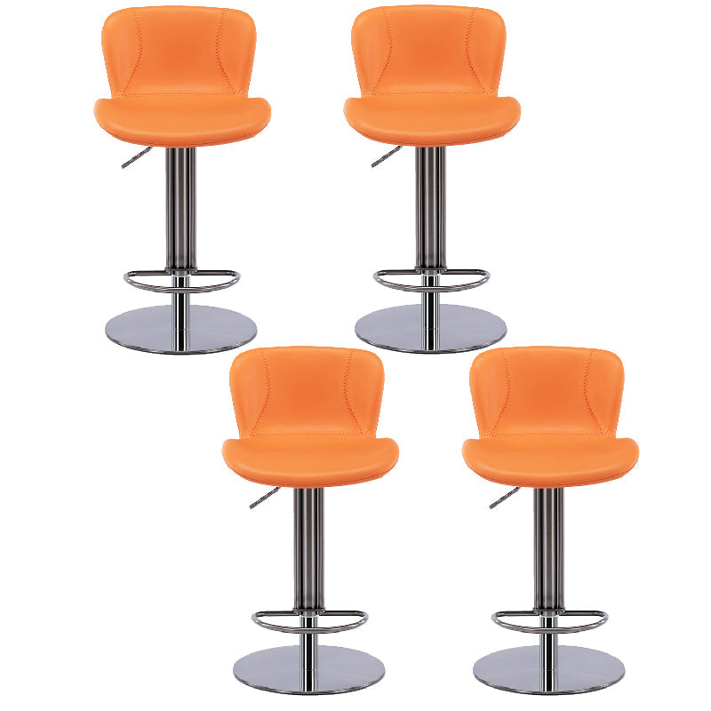 Sgabello da barretta per altezza regolabile in fuovennellata in pelle contemporanea