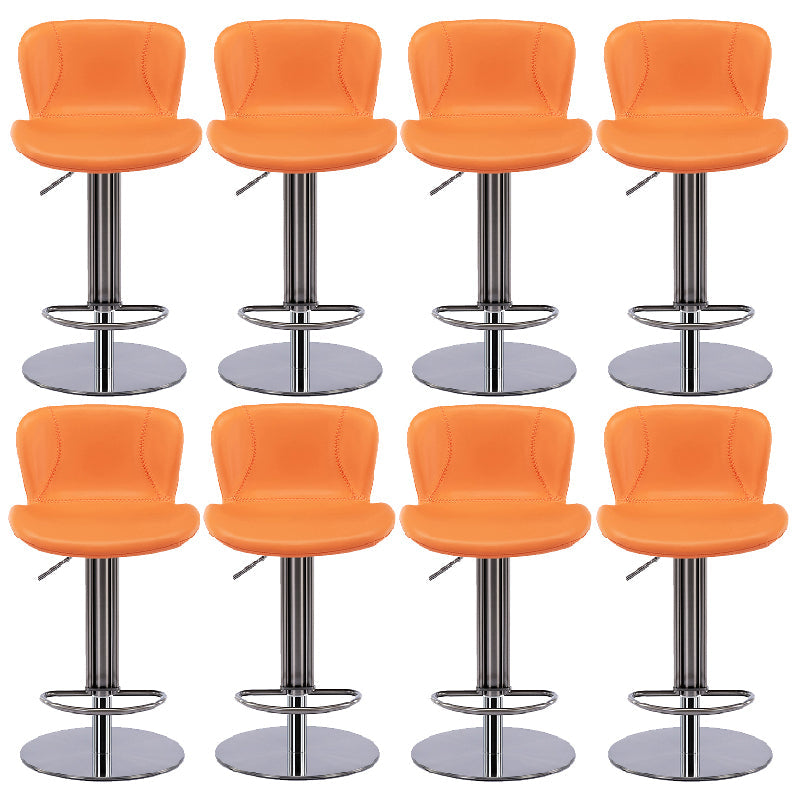 Sgabello da barretta per altezza regolabile in fuovennellata in pelle contemporanea