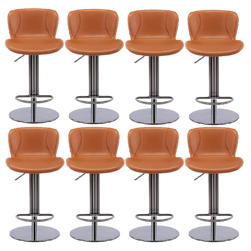 Sgabello da barretta per altezza regolabile in fuovennellata in pelle contemporanea