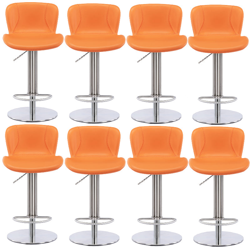 Sgabello da barretta per altezza regolabile in fuovennellata in pelle contemporanea