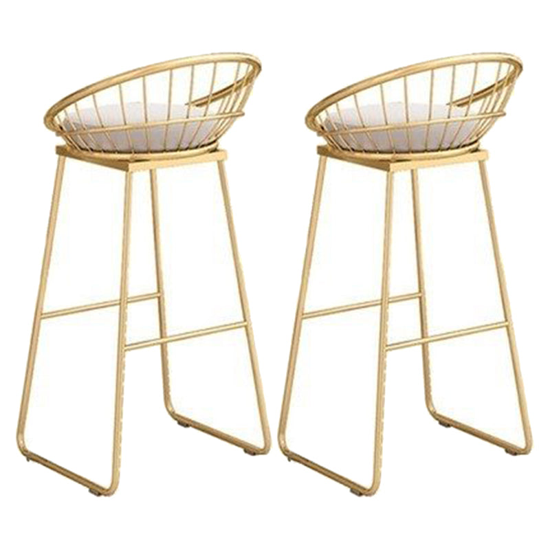 Armloze eetgelegen Glam lage achterste barkrukken met gouden metalen basis