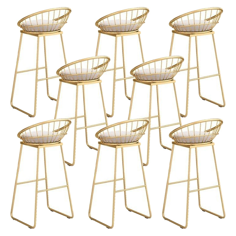 Armloze eetgelegen Glam lage achterste barkrukken met gouden metalen basis