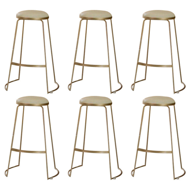 Armloze eetgelegen Glam lage achterste barkrukken met gouden metalen basis