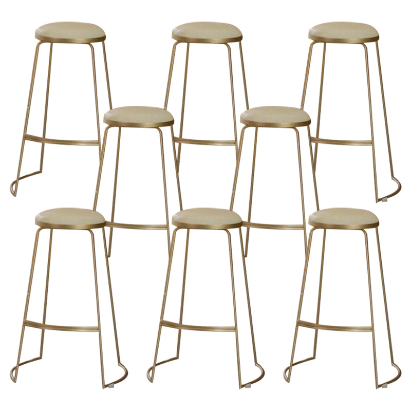 Armloze eetgelegen Glam lage achterste barkrukken met gouden metalen basis