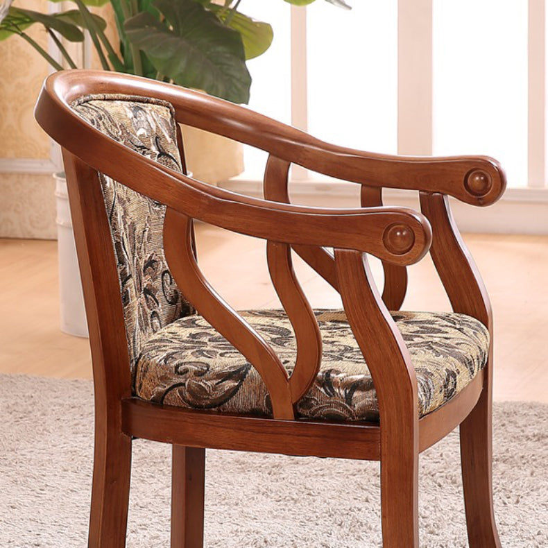 Silla de brazo de brazo de comedor de marco de madera maciza cubierta