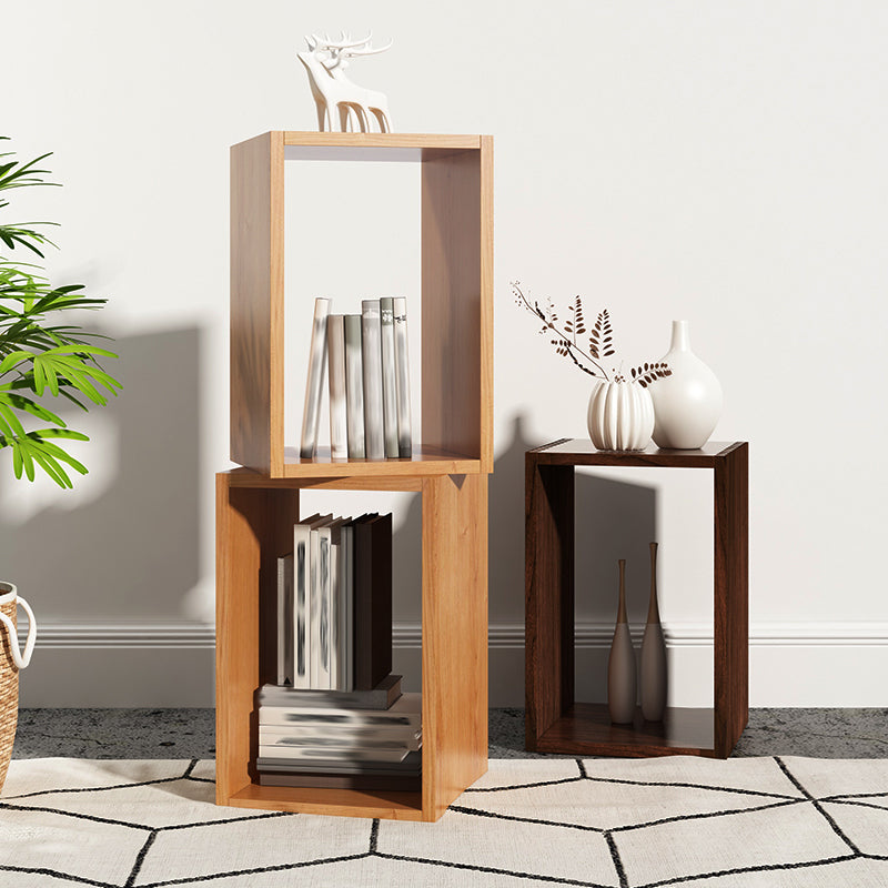 Zeitgenössisches Bücherregal mit offener Rückseite aus massivem Holz in Würfelform für das Büro