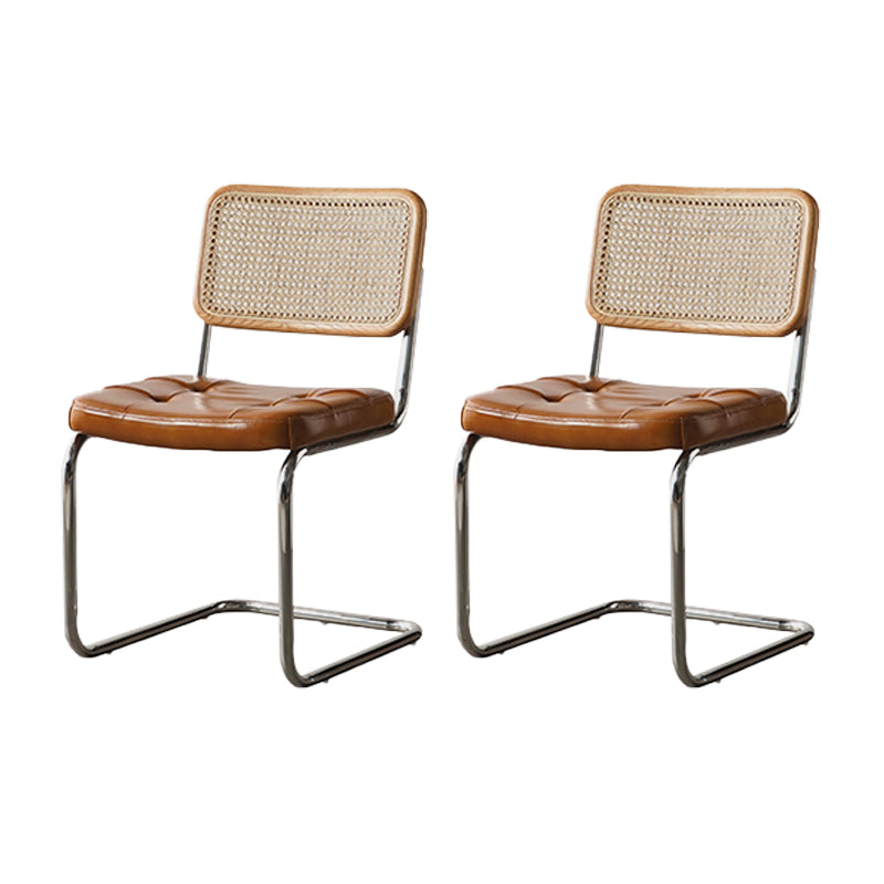 Moderne rugleuning kussenstoel met metalen basis voor eetkamer