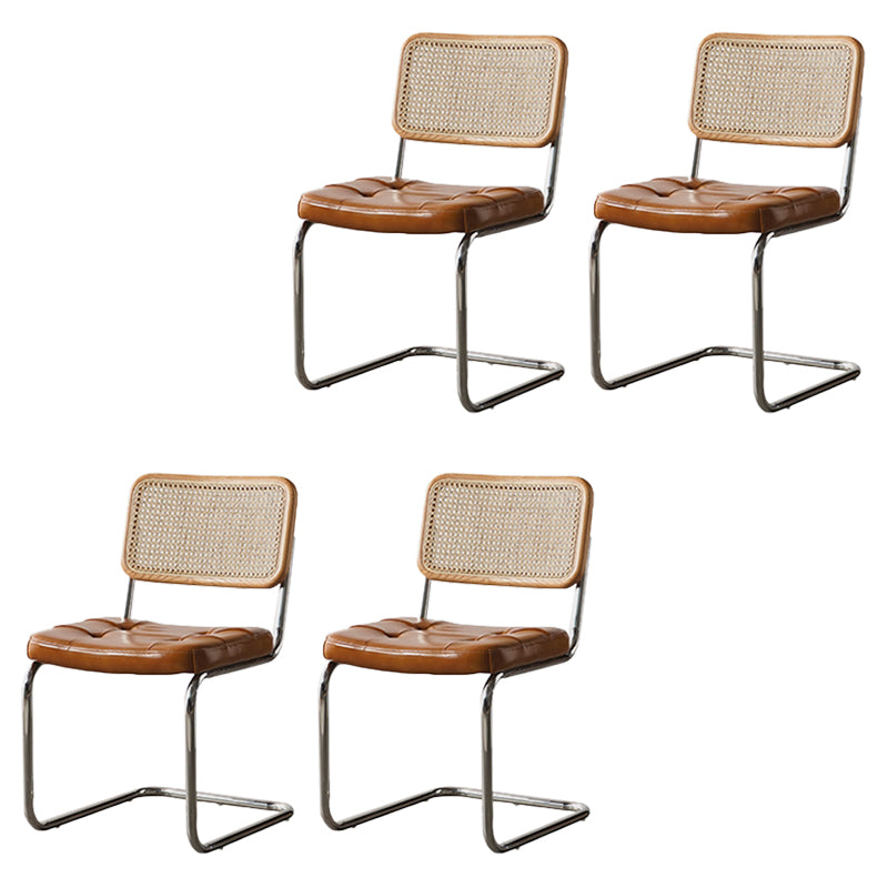 Moderne rugleuning kussenstoel met metalen basis voor eetkamer