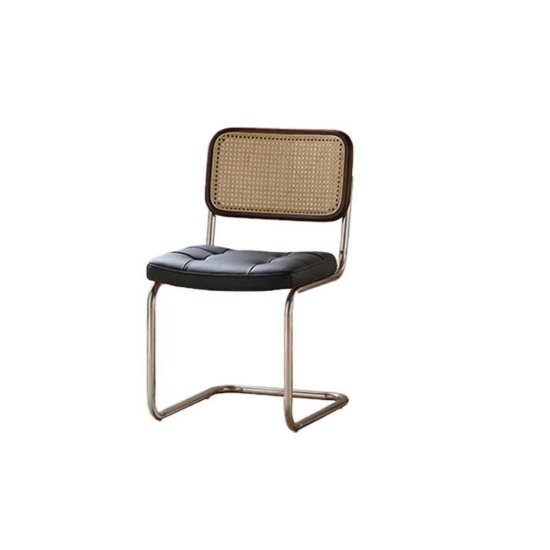 Moderne rugleuning kussenstoel met metalen basis voor eetkamer