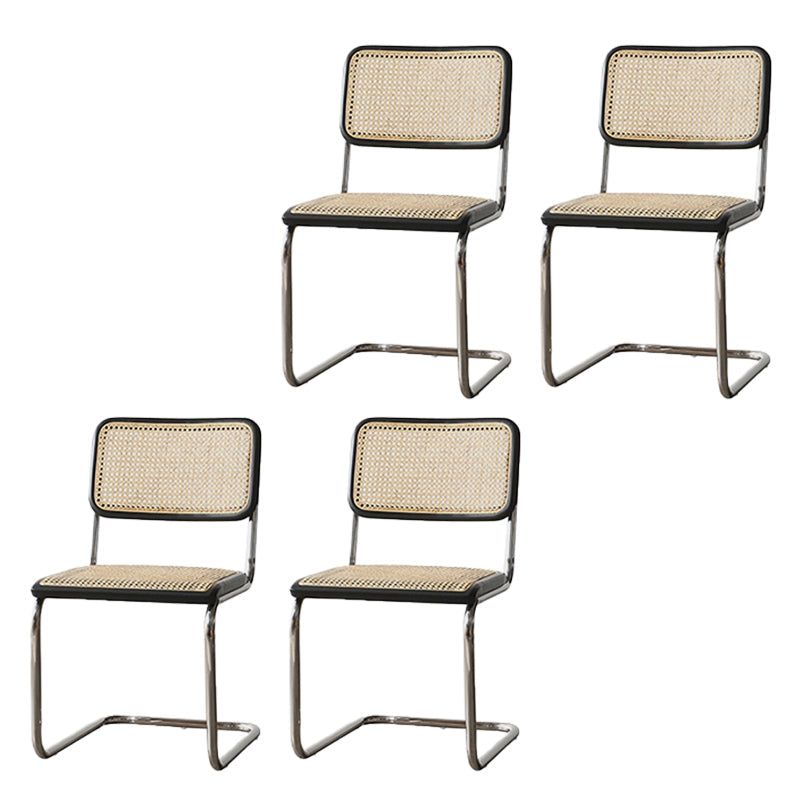 Moderne rugleuning kussenstoel met metalen basis voor eetkamer