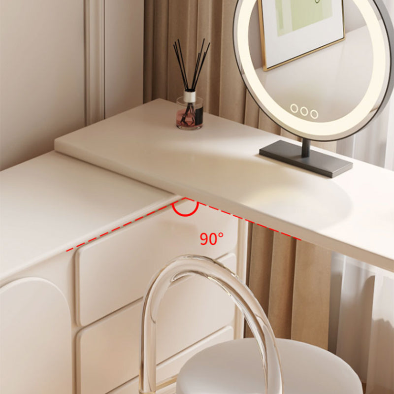 Eigentijdse wit verlichte spiegel slaapkamer met lade ijdelheid kleedtafel