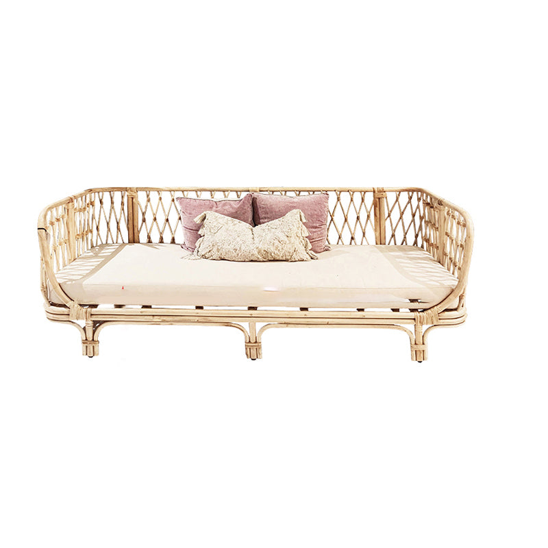 Stoffsofa in leichter Brone -Rahmen tropisches Sofa mit Lolsterkissen