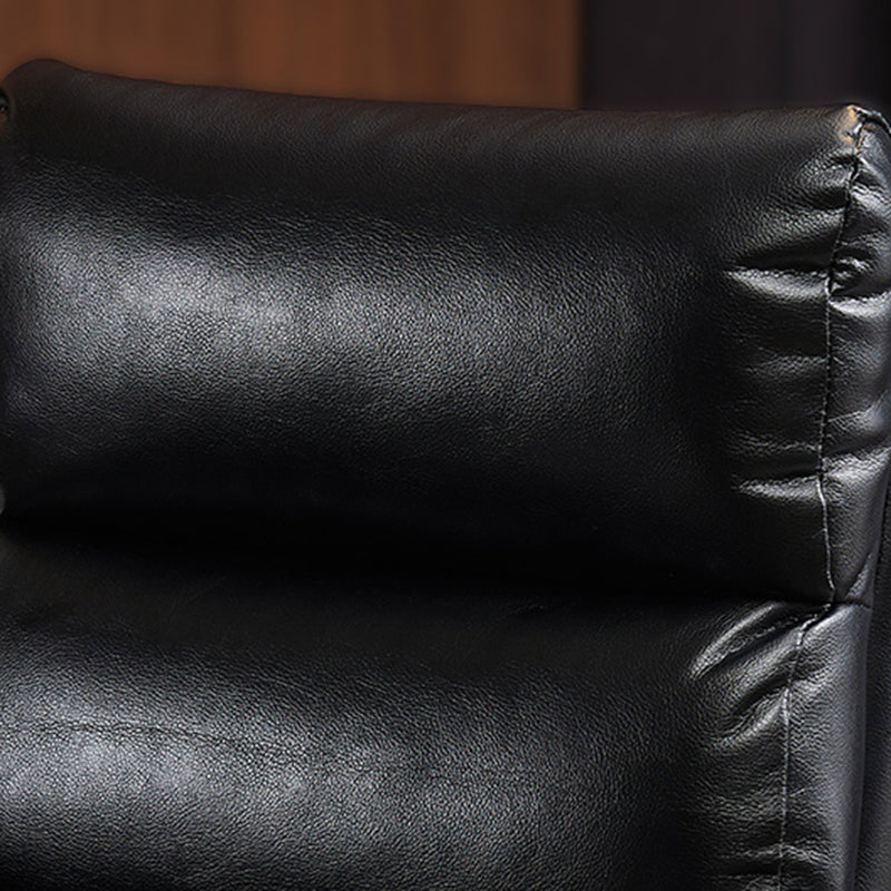 Sedia da poltrona in pelle in pelle in finta polpa di colore massiccio.