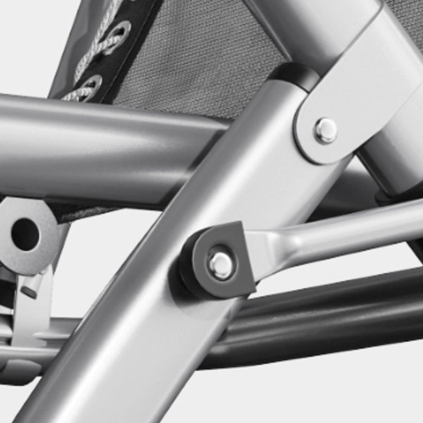 Reclinabile ergonimico interno contemporaneo in base in metallo a colori solidi