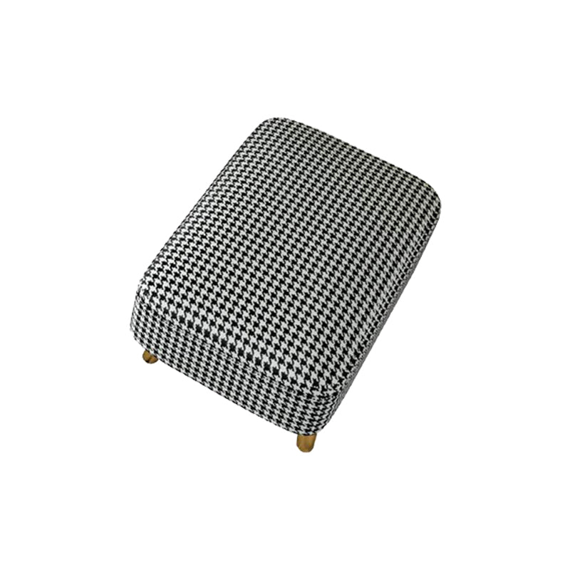 Eigentijdse chaise longue met vierkante armleuningen en accenten van stof