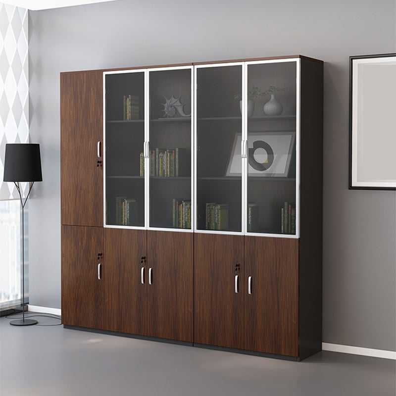 Armoire de classement contemporaine verticale.