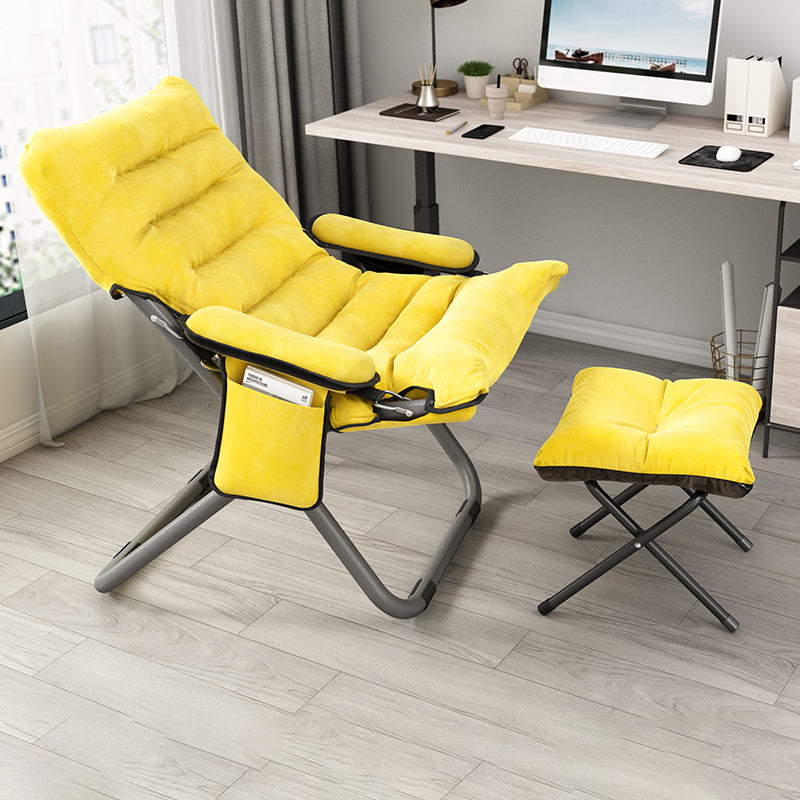 Reclinabile standard contemporaneo con base in metallo e tasche laterali