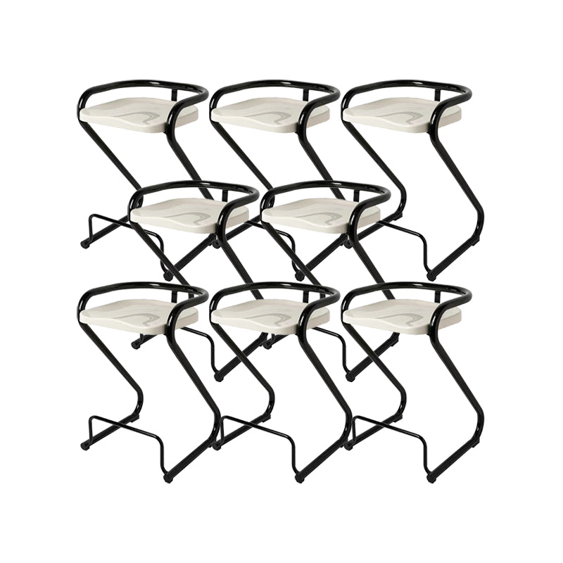 Eigentijdse lage rug 27-inch armloze barkruk met metalen basis