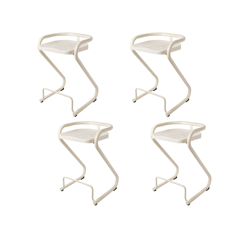 Eigentijdse lage rug 27-inch armloze barkruk met metalen basis