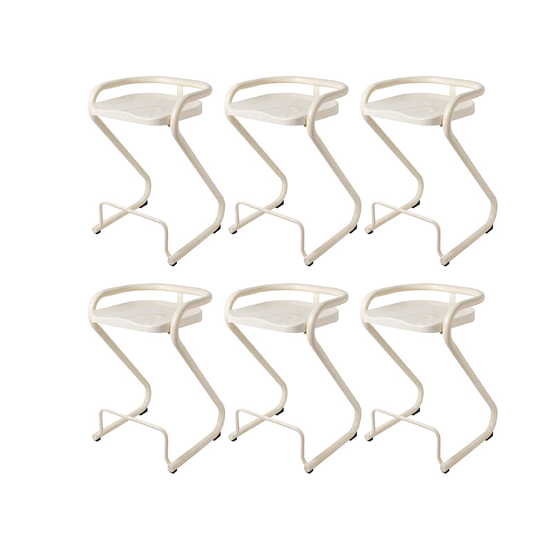 Eigentijdse lage rug 27-inch armloze barkruk met metalen basis