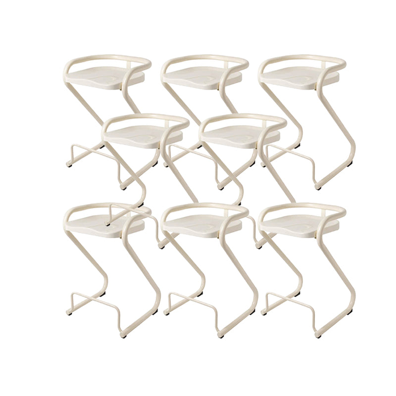 Eigentijdse lage rug 27-inch armloze barkruk met metalen basis