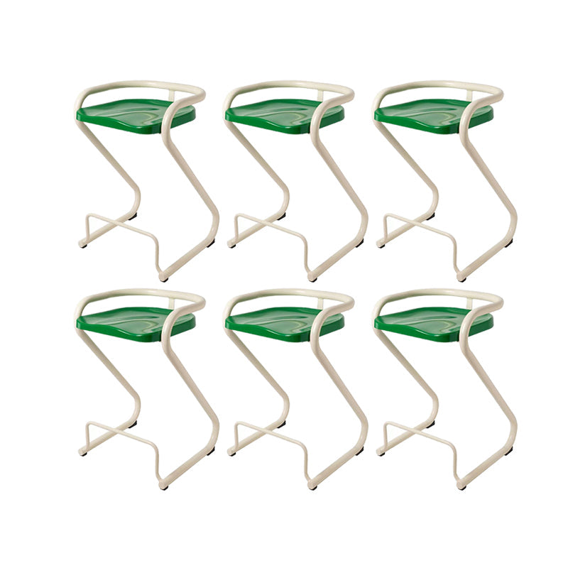 Eigentijdse lage rug 27-inch armloze barkruk met metalen basis