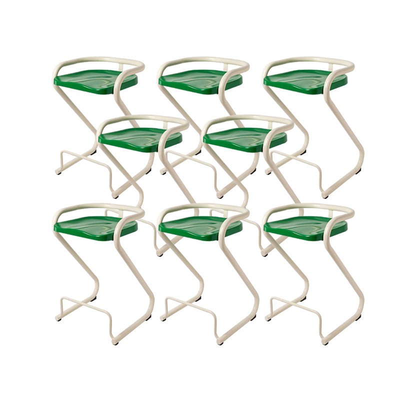 Eigentijdse lage rug 27-inch armloze barkruk met metalen basis