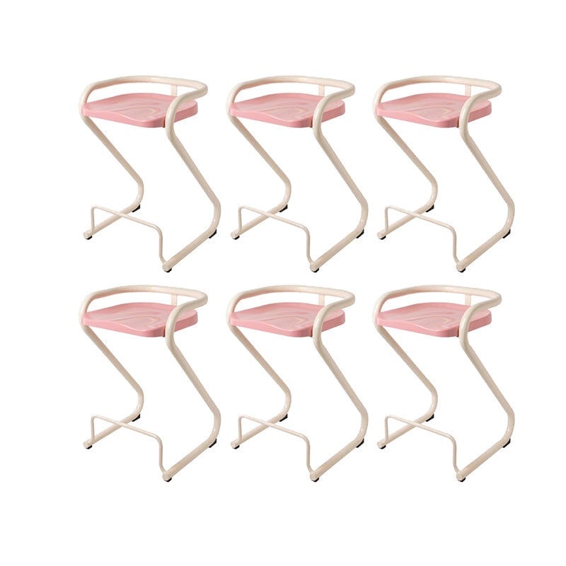 Eigentijdse lage rug 27-inch armloze barkruk met metalen basis