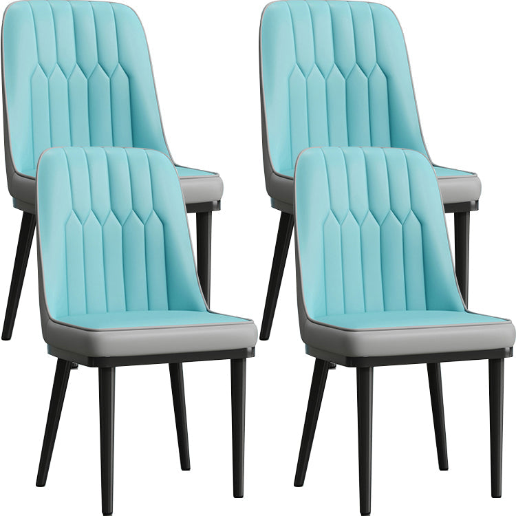 Moderne armloze rugleunkussenstoel met metalen benen voor woonkamer