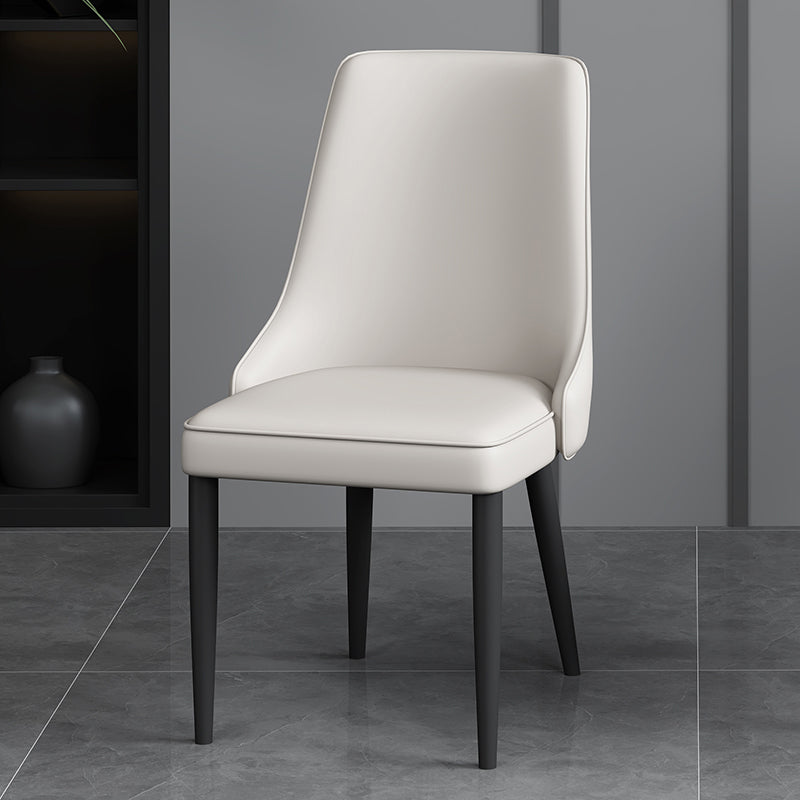 Silla lateral simple moderna silla de comedor de cuero sintética con base de metal para dormitorio