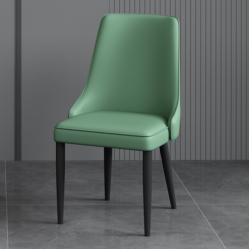 Silla lateral simple moderna silla de comedor de cuero sintética con base de metal para dormitorio
