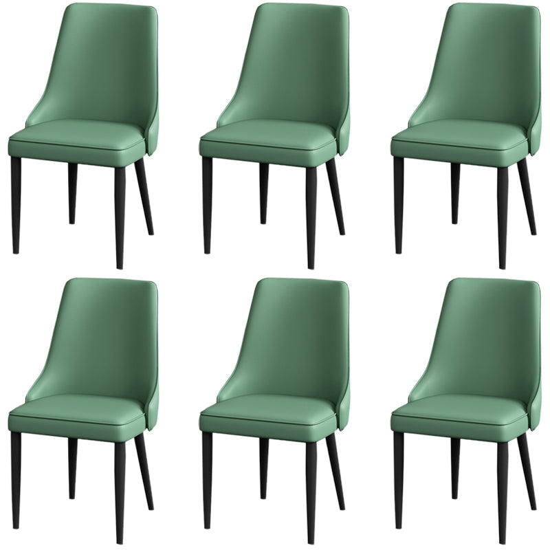 Silla lateral simple moderna silla de comedor de cuero sintética con base de metal para dormitorio