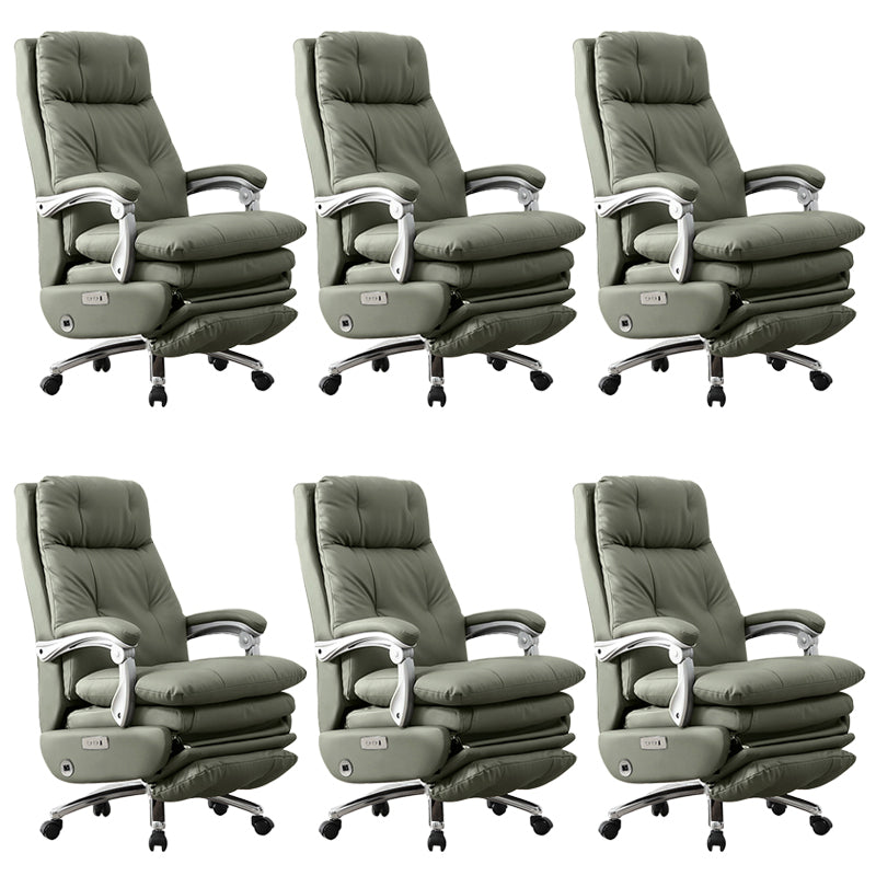 Sedia da ufficio a ruote regolabili in altezza contemporanea.