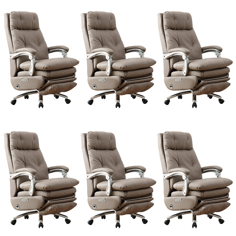 Sedia da ufficio a ruote regolabili in altezza contemporanea.