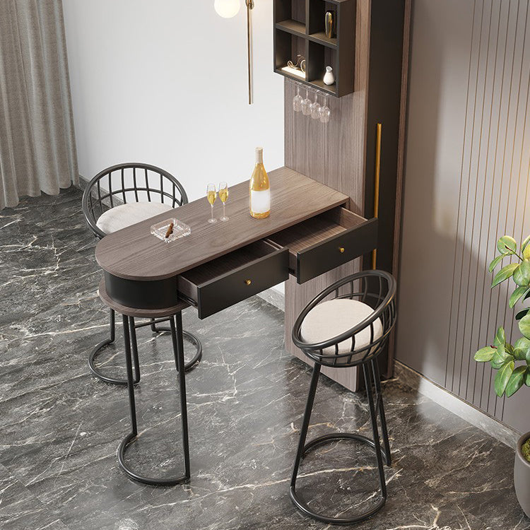 Tavolo da bar moderno in legno con armadietti e armadietto per il vino per soggiorno